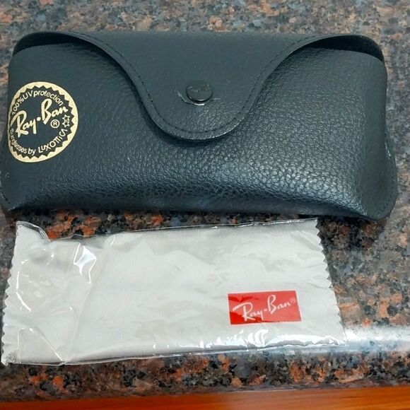Unisex Ray Ban Glasses Case and Cleaning Cloth...NEW - Picture 1 of 2